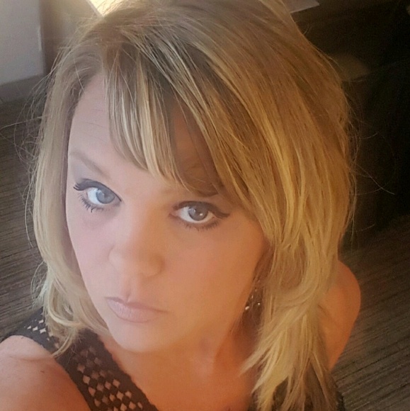 Meet your Posher, Brandy - Picture 1 of 1